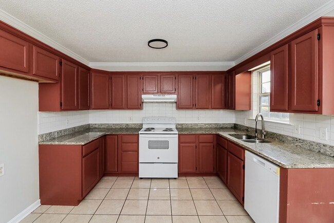 Building Photo - 156 Cook Rd NW