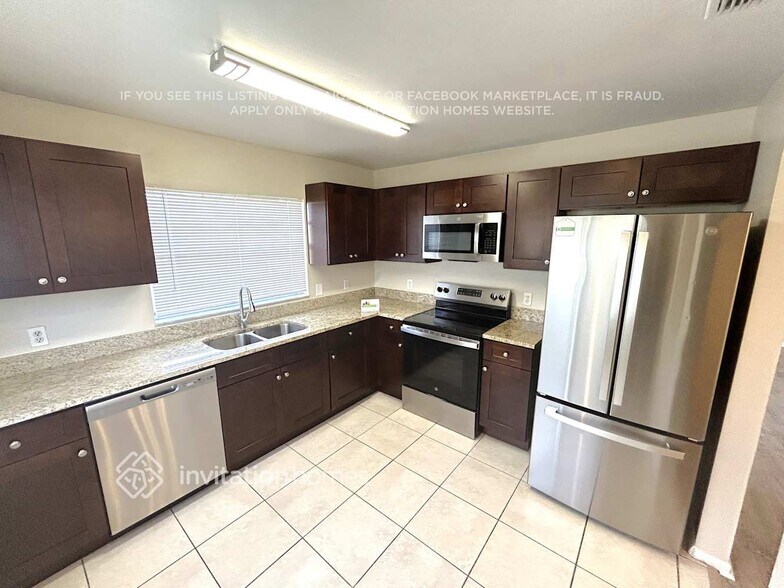 Building Photo - 6076 Morningdale Ave