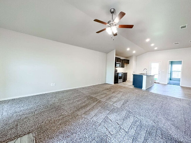 Building Photo - 3/2/2 Home in Windstone!