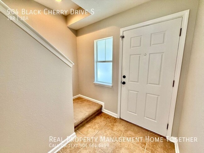Building Photo - 904 Black Cherry Dr S