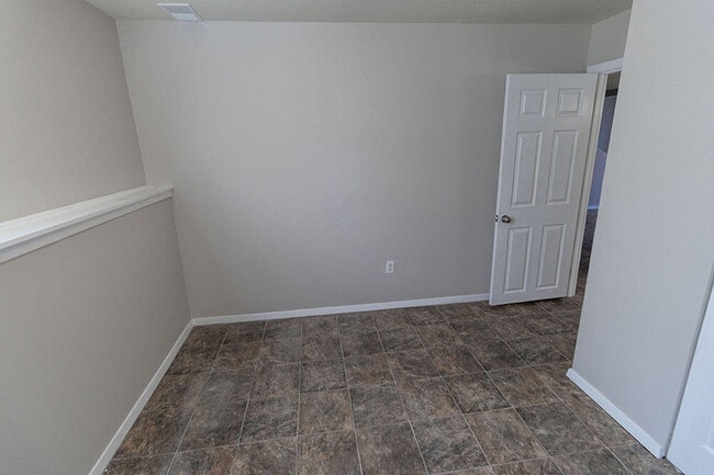 Building Photo - 1011 W Ash St