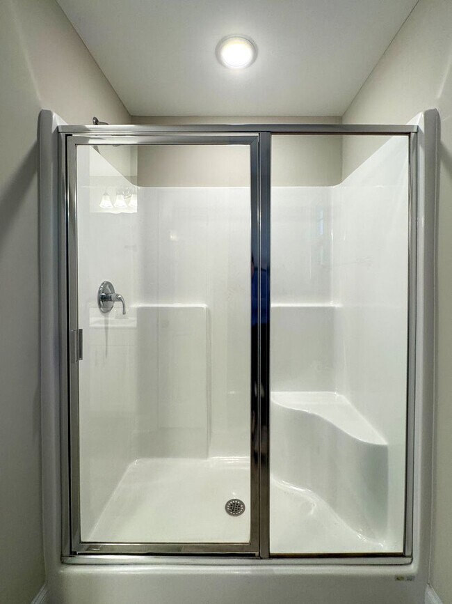 Building Photo - Beautiful 4 Bed 3 Bath Home with Bonus Room