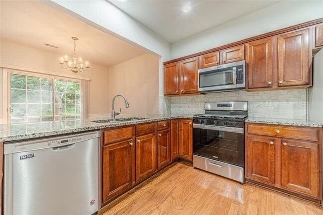 Building Photo - 2061 Fosco Dr NW