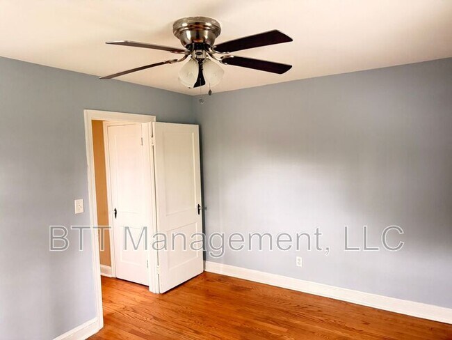 Building Photo - 8401 Greenwood Ave