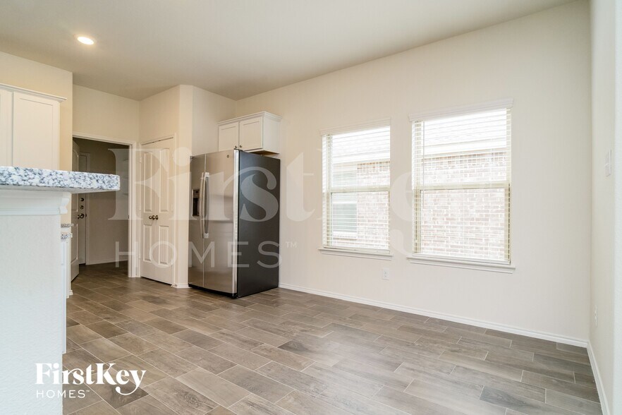 Building Photo - 1045 N Churchill Dr