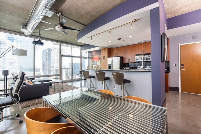 Building Photo - 943 Peachtree St NE