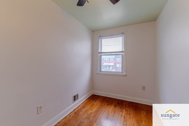 Building Photo - 8666 Oak Rd