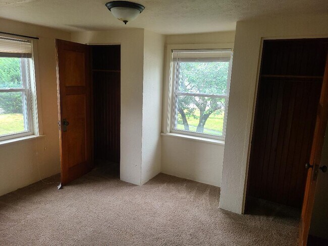 bedroom - 861 McClain Rd