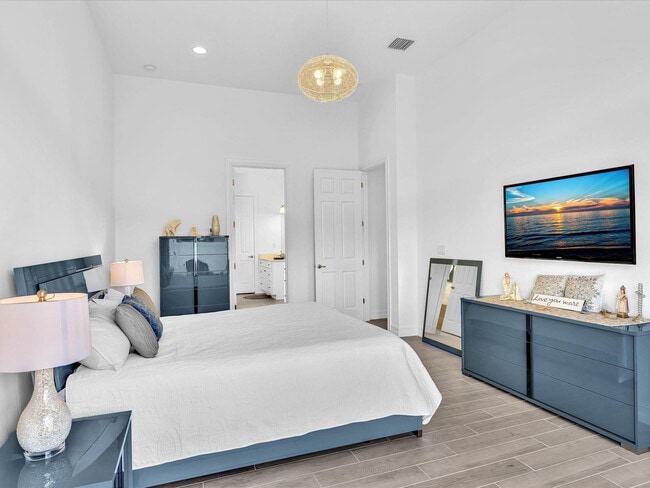 Building Photo - 8928 Bastille Cir E