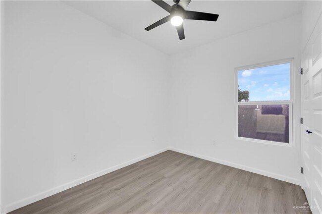Building Photo - 211 N 28th St