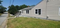 Building Photo - 2400 Maywood St