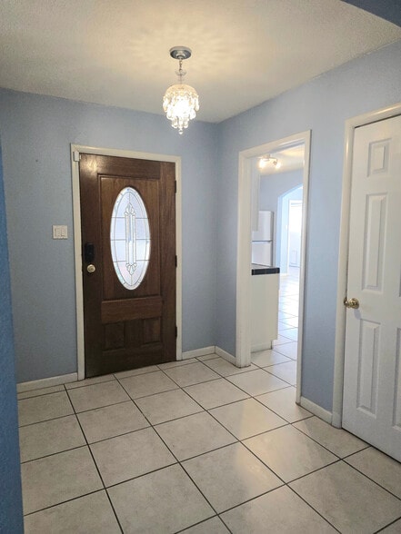 Building Photo - 204 Stratus Rd