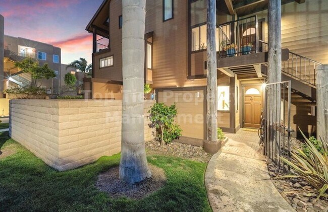 Building Photo - **Beautiful, Fully-Furnished 2 bed / 2.5 bath Townhome in Coastal Carlsbad - Available 12/01**