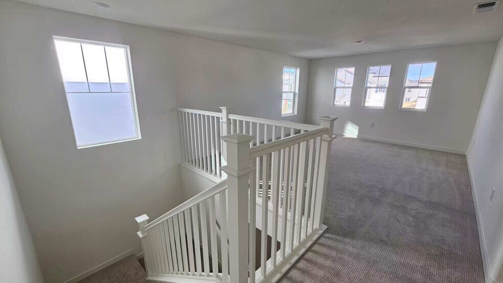 Building Photo - 10287 Garmont Way