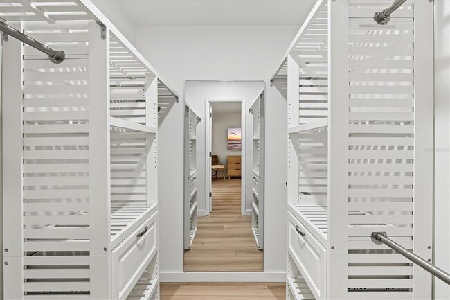 Building Photo - 2641 Hyde Park St