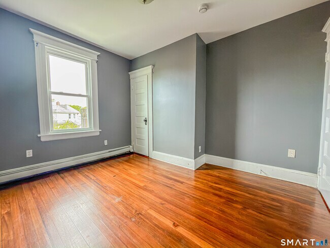 Building Photo - 15 Elmwood Ave