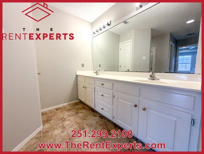 Building Photo - 7210 Ashmoor Dr N