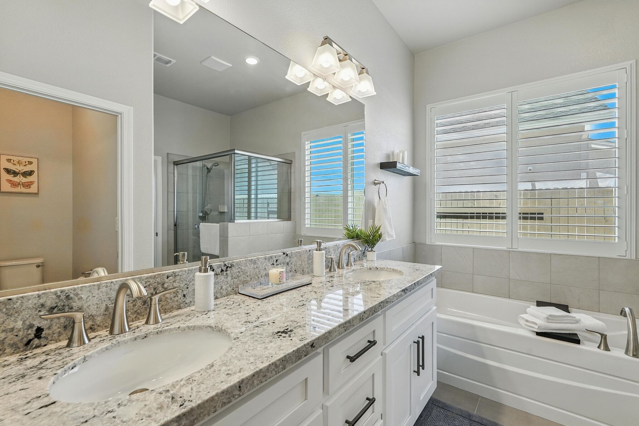 Building Photo - 5049 Cardero Way