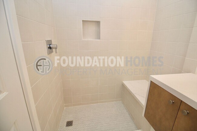 Building Photo - Remodeled Luxury Mill Valley Retreat - FOU...