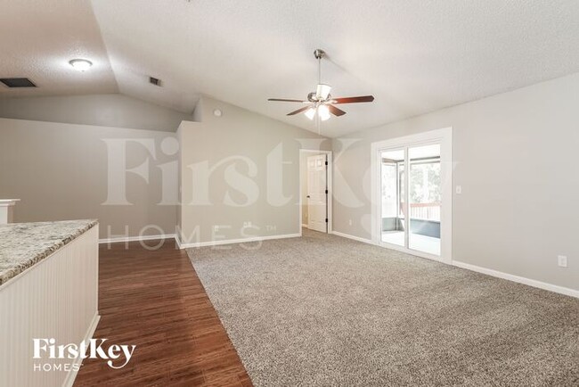 Building Photo - 1598 Twin Oak Dr W
