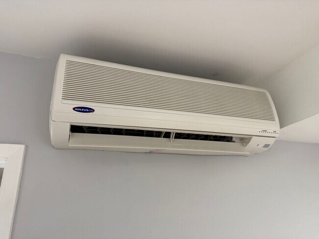 Building Photo - Studio Apartment -Open House  Tuesday and Thursday at 5pm