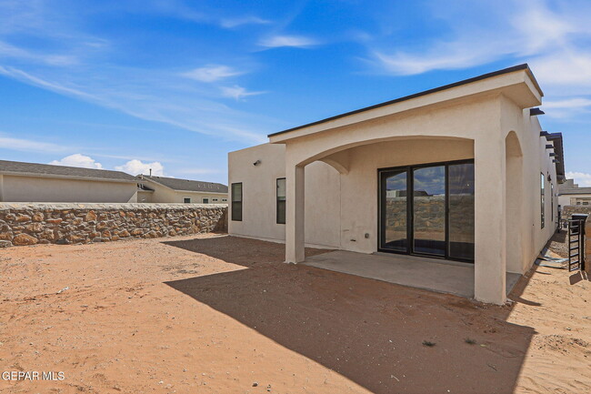 Building Photo - 3740 Model Ln