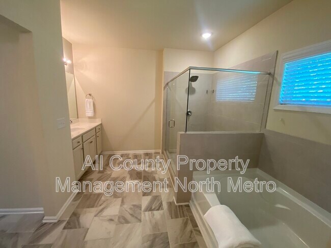 Building Photo - 4870 Odum View Ln