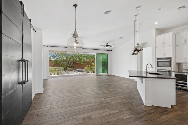 Building Photo - 4713 S Aileron Ln