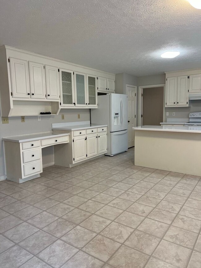 Building Photo - 110 Bugle Ct