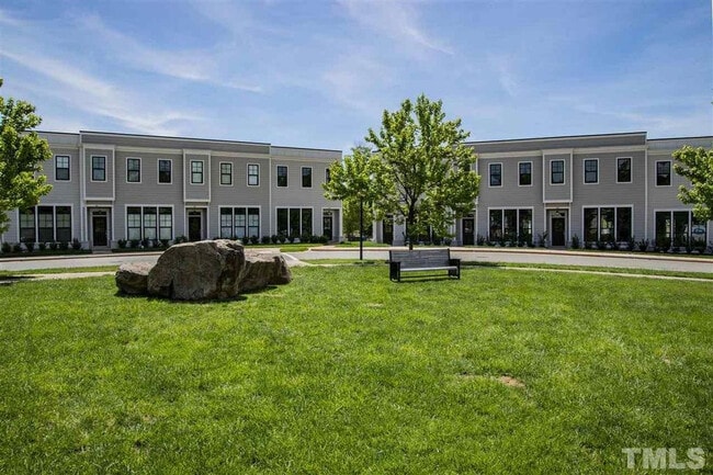 Building Photo - 118 Philip's Sq