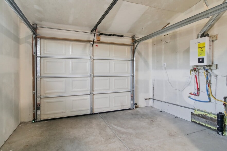 Building Photo - 30 Bloomfield Rd