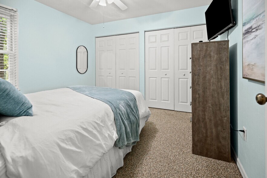 Building Photo - 8432 SW 46 Rd