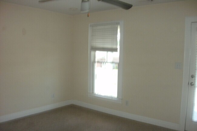 Building Photo - 3745 Savannah Way