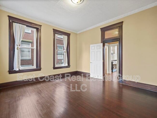 Building Photo - 448 Summit Ave