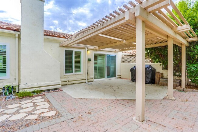 Building Photo - 3 bed, 2 bath Single Family Home in North ...