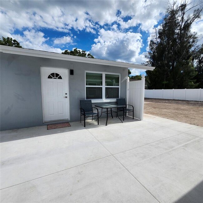 Building Photo - 15406 Avalon Ave