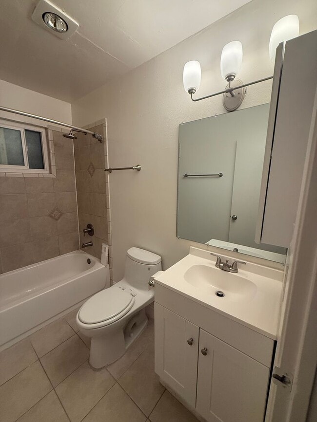 Building Photo - 114 Carolina St