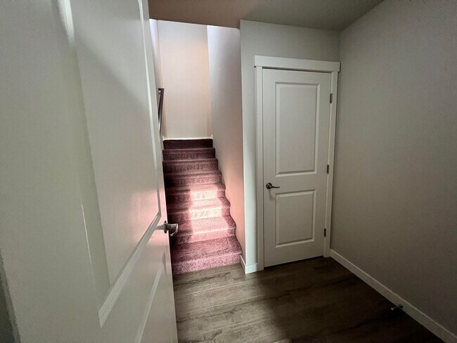 Building Photo - 3bed/2.5bath with Lofted Space at Harbor Crossing!