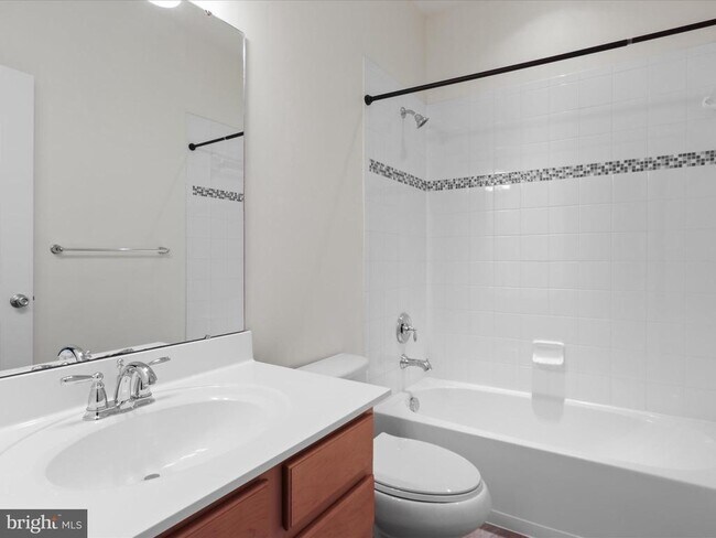 Building Photo - 41639 Adamson Dr