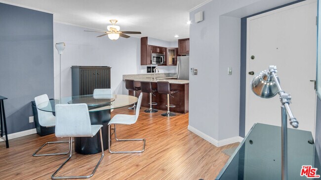 Building Photo - 2260 N Cahuenga Blvd