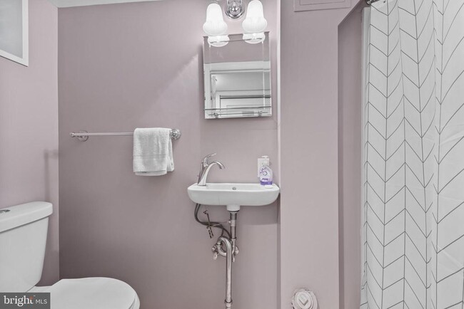 Building Photo - 169 Regester Ave