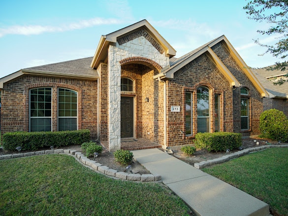 Building Photo - 213 Warbler Dr