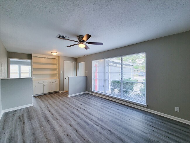 Building Photo - 7426 Bigwood St