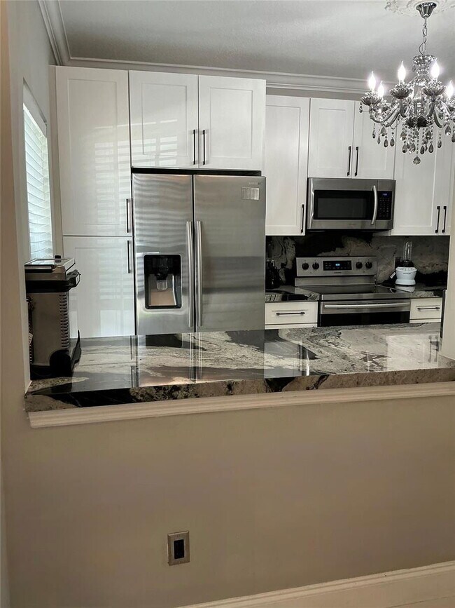 Building Photo - 9851 NW 57th Manor