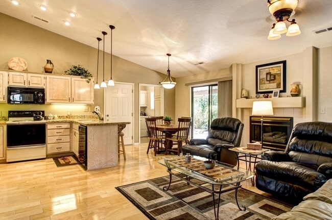 Building Photo - 525 Ridgeview Dr