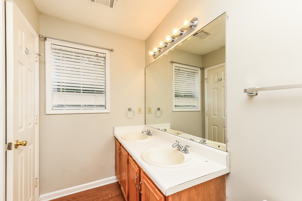 Building Photo - 7285 Hunters Ridge Dr