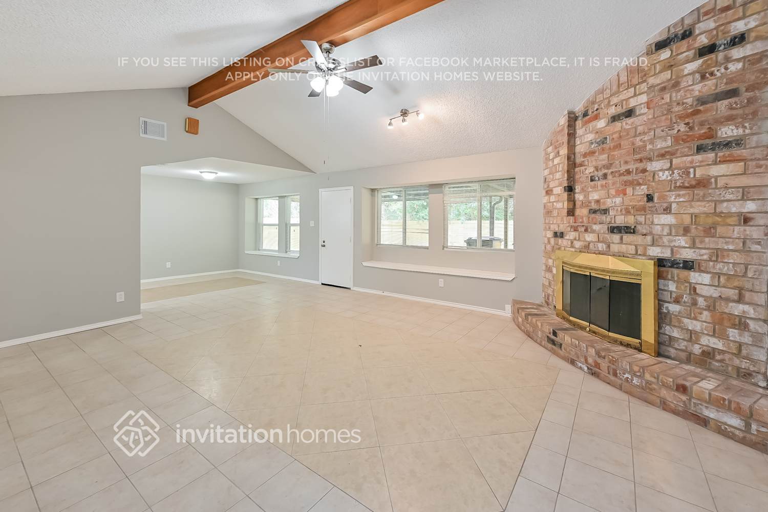 Building Photo - 8703 Saratoga Forest Dr