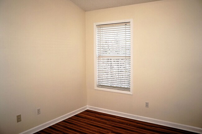 Building Photo - Spalding Co. Townhouse