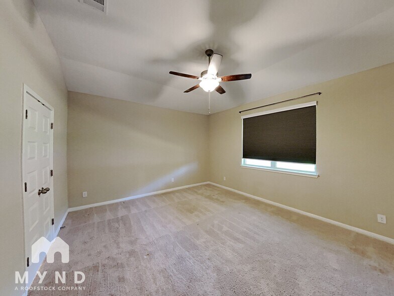 Building Photo - 2431 Carino Meadow