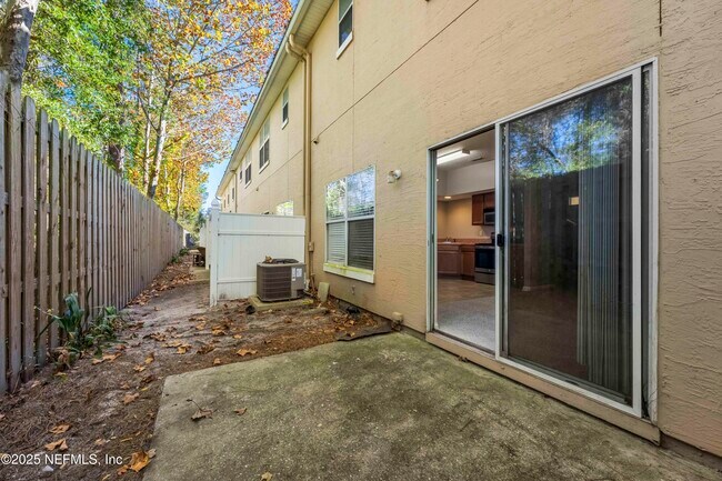 Building Photo - 5260 Collins Rd
